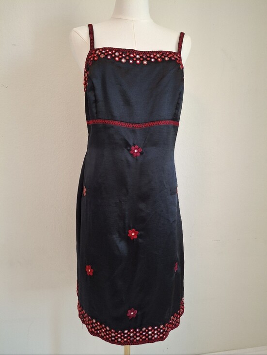 Sue Wong Dresses & Skirts - Vintage Sue Wong Black Satiny Sleeveless Dress - Red Mirrored Floral Embroidery